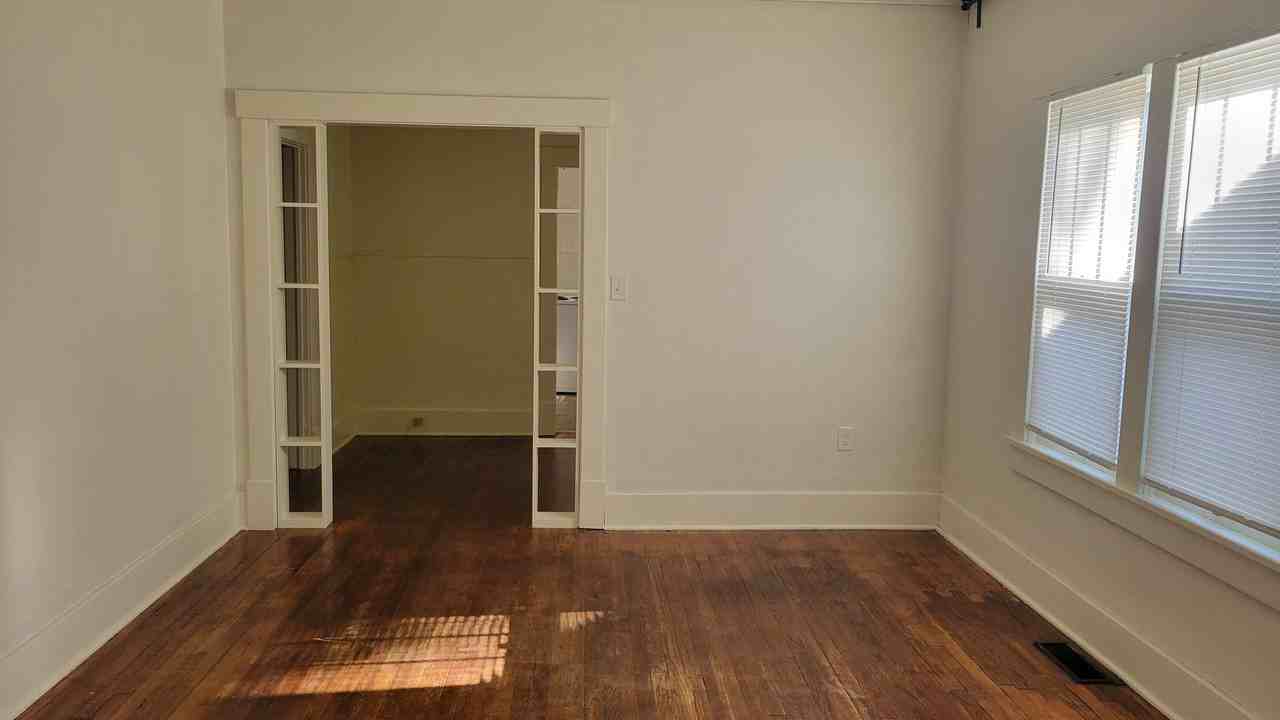 201 W Madison St - Photo 3 of 14
