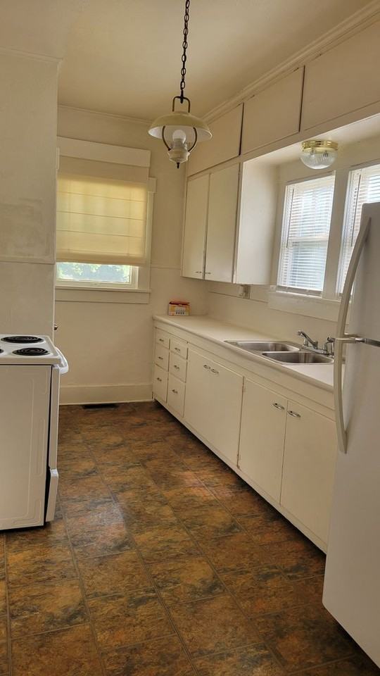 201 W Madison St - Photo 6 of 14