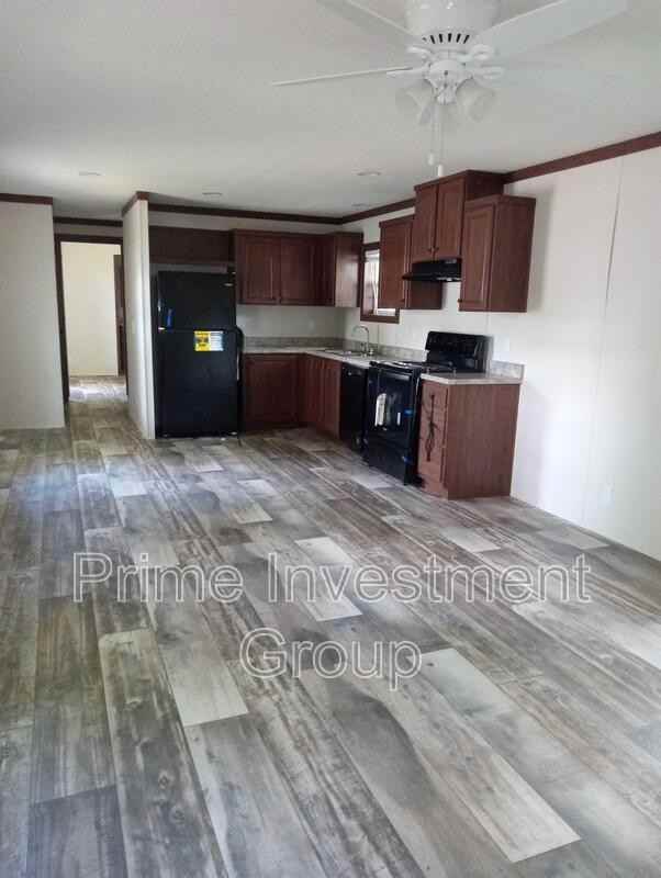 217 Graham Ave - Photo 3 of 7