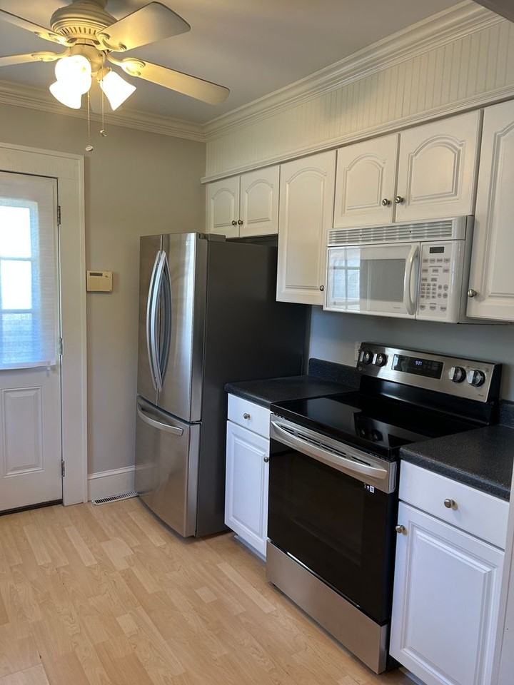 106 Long Hill St - Photo 3 of 16