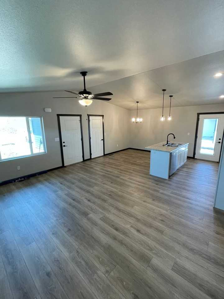 1127 Cobalt Dr - Photo 3 of 18