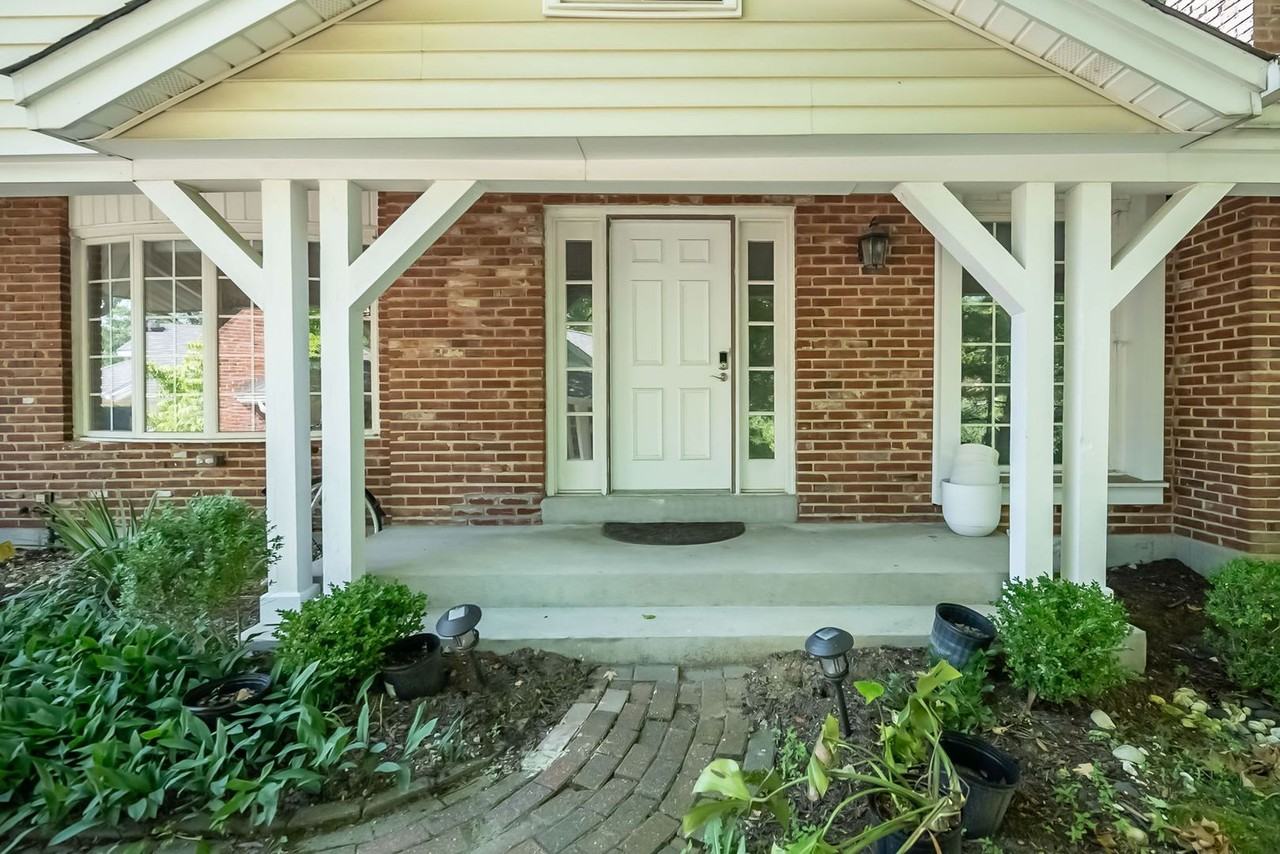 15084 Green Circle Dr - Photo 2 of 38