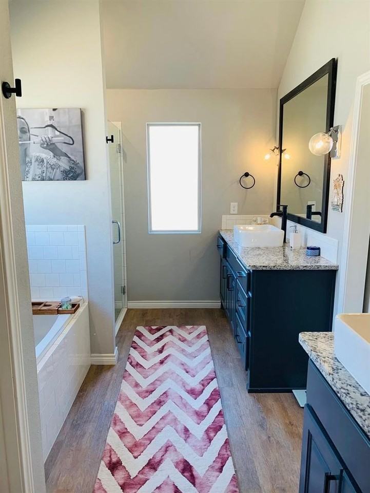 12209 Jordan Ave - Photo 6 of 12