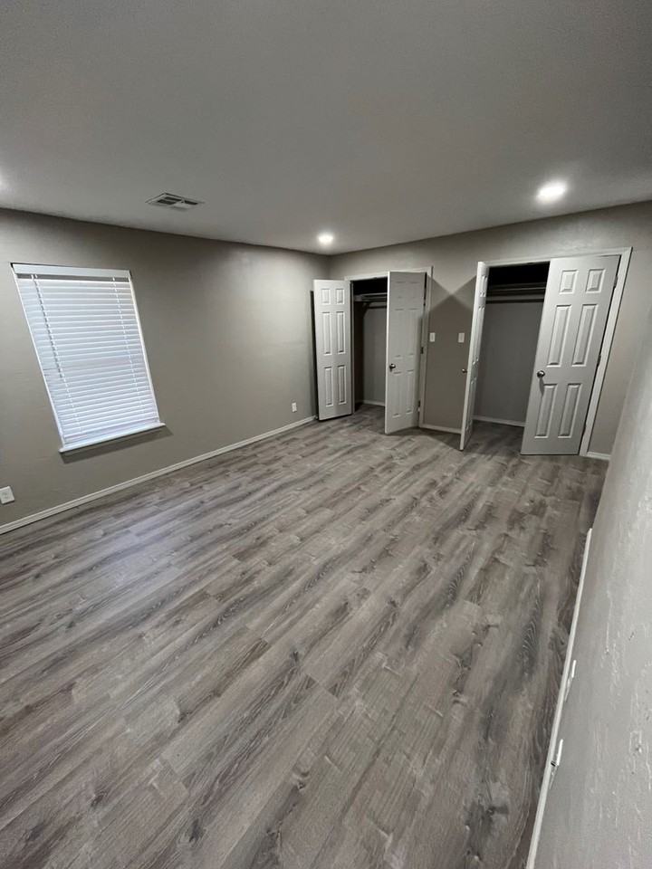 Railhead - Photo 3 of 16