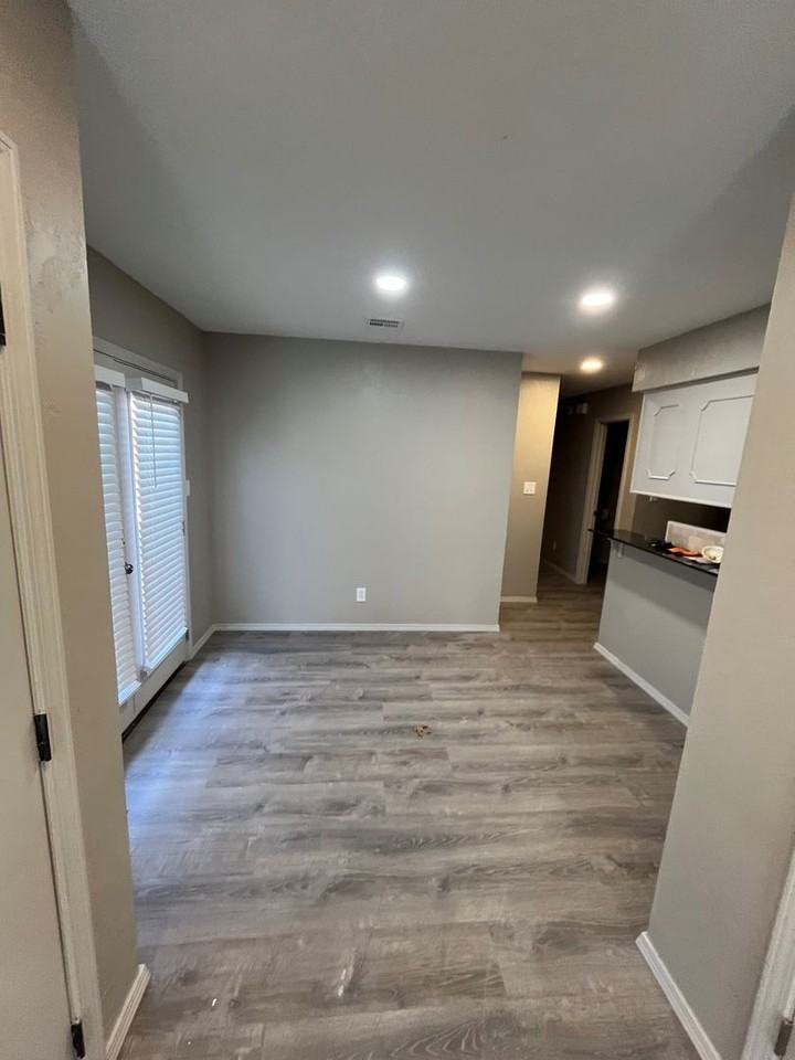 Railhead - Photo 5 of 16