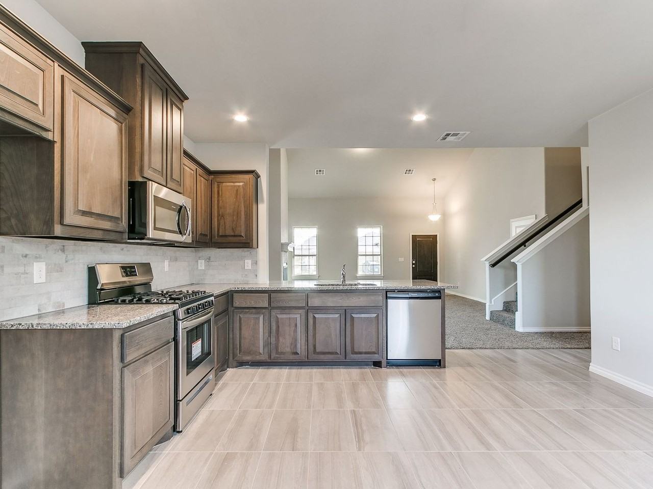 9601 Squire Ln - Photo 6 of 18