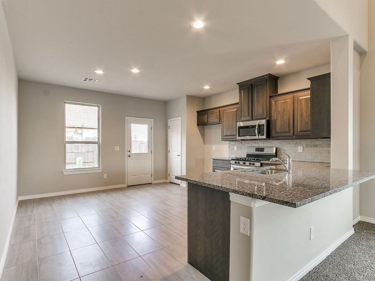 9601 Squire Ln - Photo 7 of 18