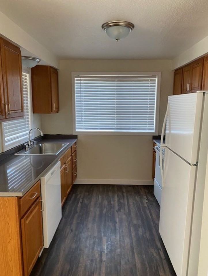 24407 Richards Road - Photo 3 of 6