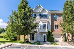 featured image of 1742 Trestle St