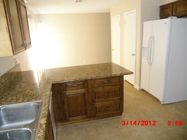 5248 Gains Mill St - Photo 3 of 9