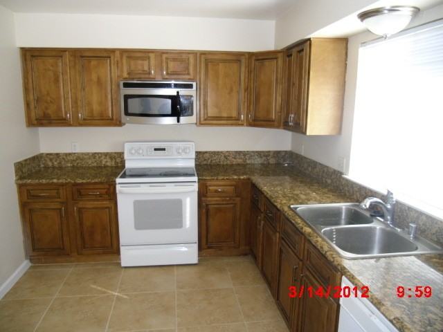5248 Gains Mill St - Photo 5 of 9