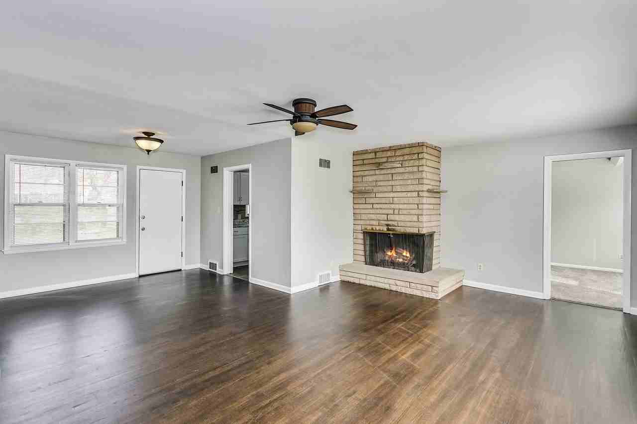 1125 N Edgemoor St - Photo 2 of 14