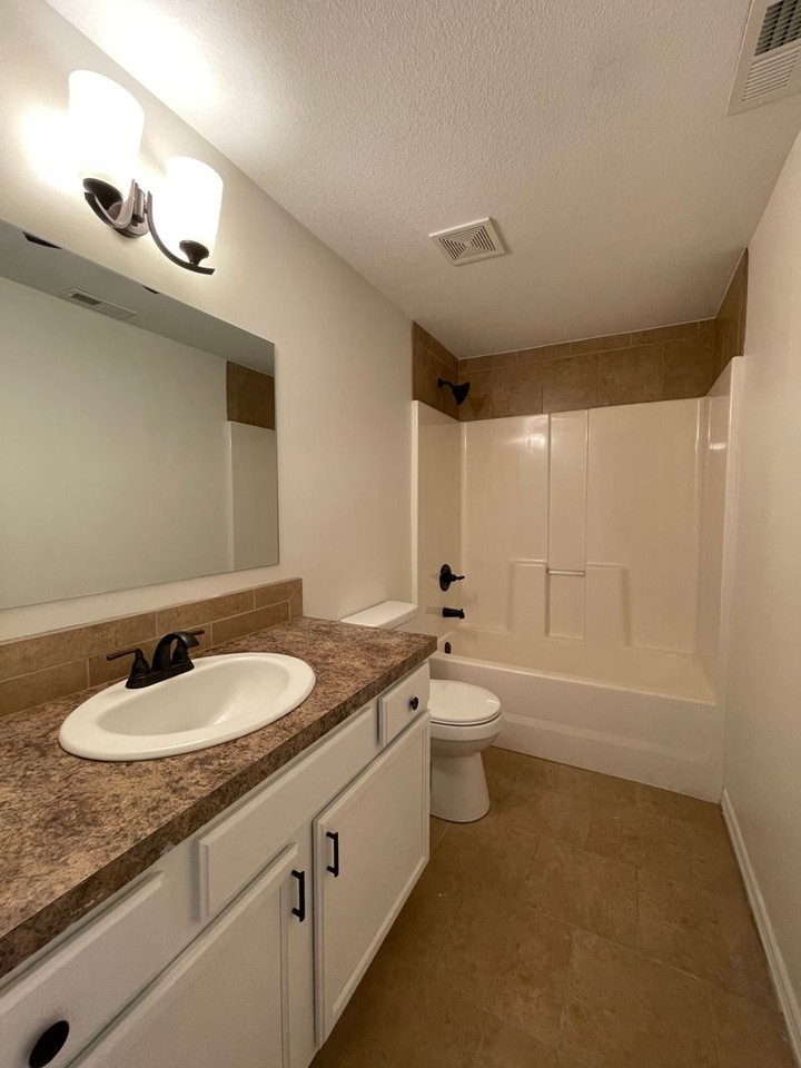 12610 E Willowgreen Cir - Photo 5 of 20