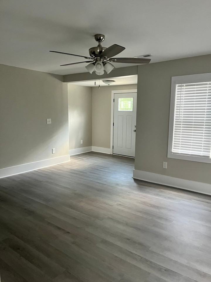 1732 Slater Ave - Photo 4 of 10