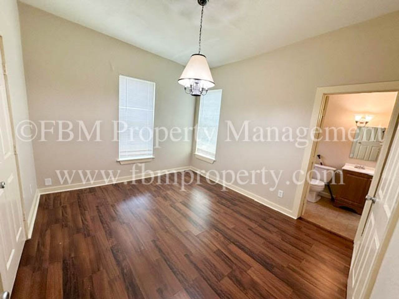 741 W Park Ave - Photo 7 of 16