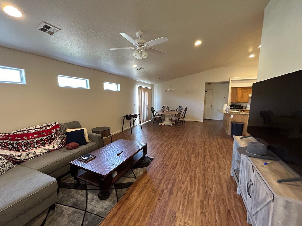 2056 E Middleton Dr - Photo 4 of 21