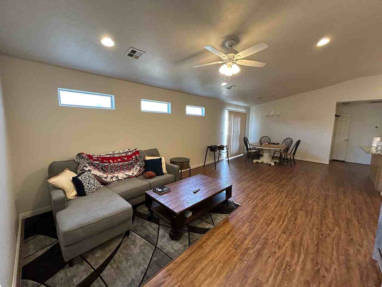 2056 E Middleton Dr - Photo 5 of 21