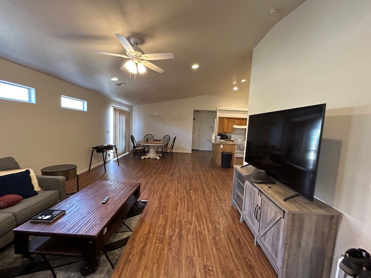 2056 E Middleton Dr - Photo 6 of 21