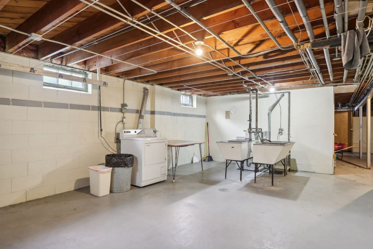2204 S 99th Street - Photo 2 of 2
