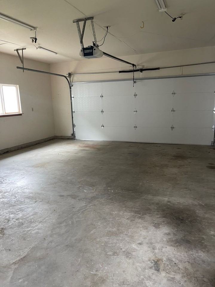 711 Yellowstone Ave - Photo 3 of 27