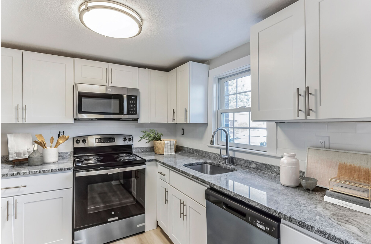 45 Bridge St - SREC Pelham - Photo 2 of 5