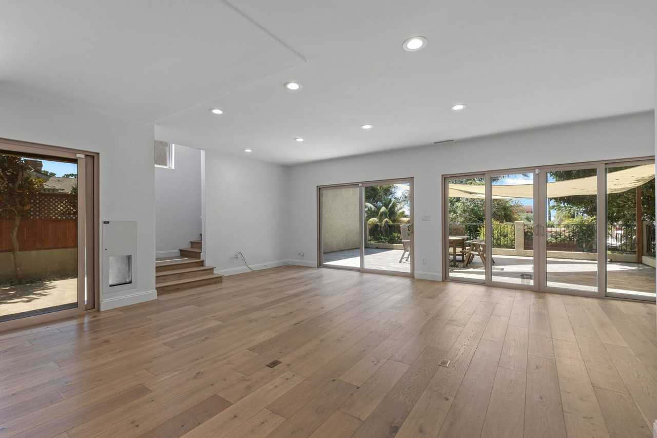 886 Cordova St - Photo 3 of 30