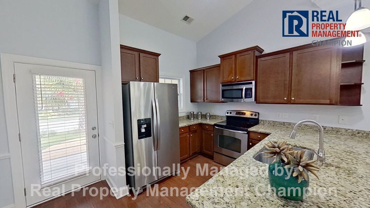 1043 Tideline Dr - Photo 3 of 29