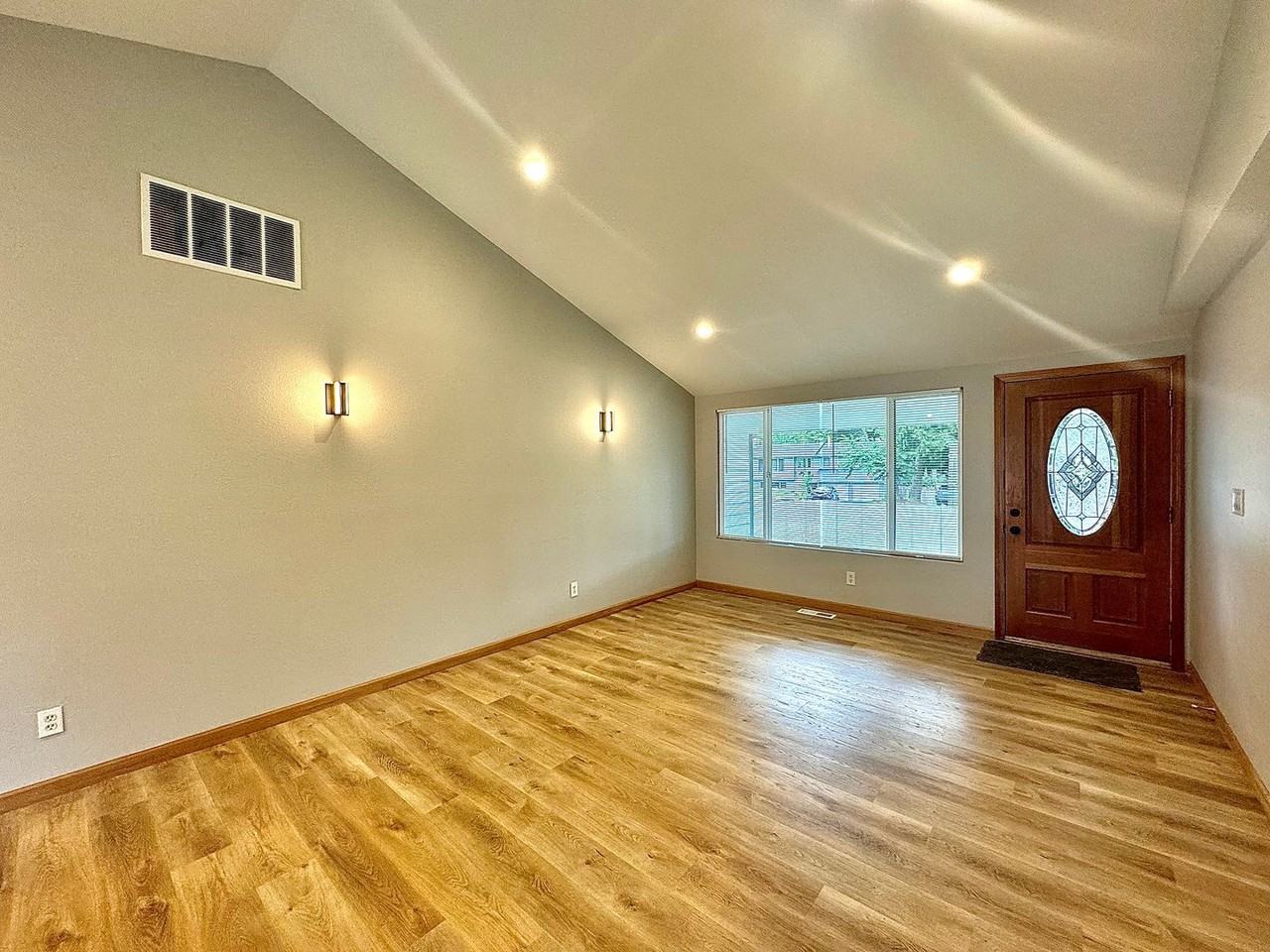 12809 97th Ave Ne - Photo 2 of 17