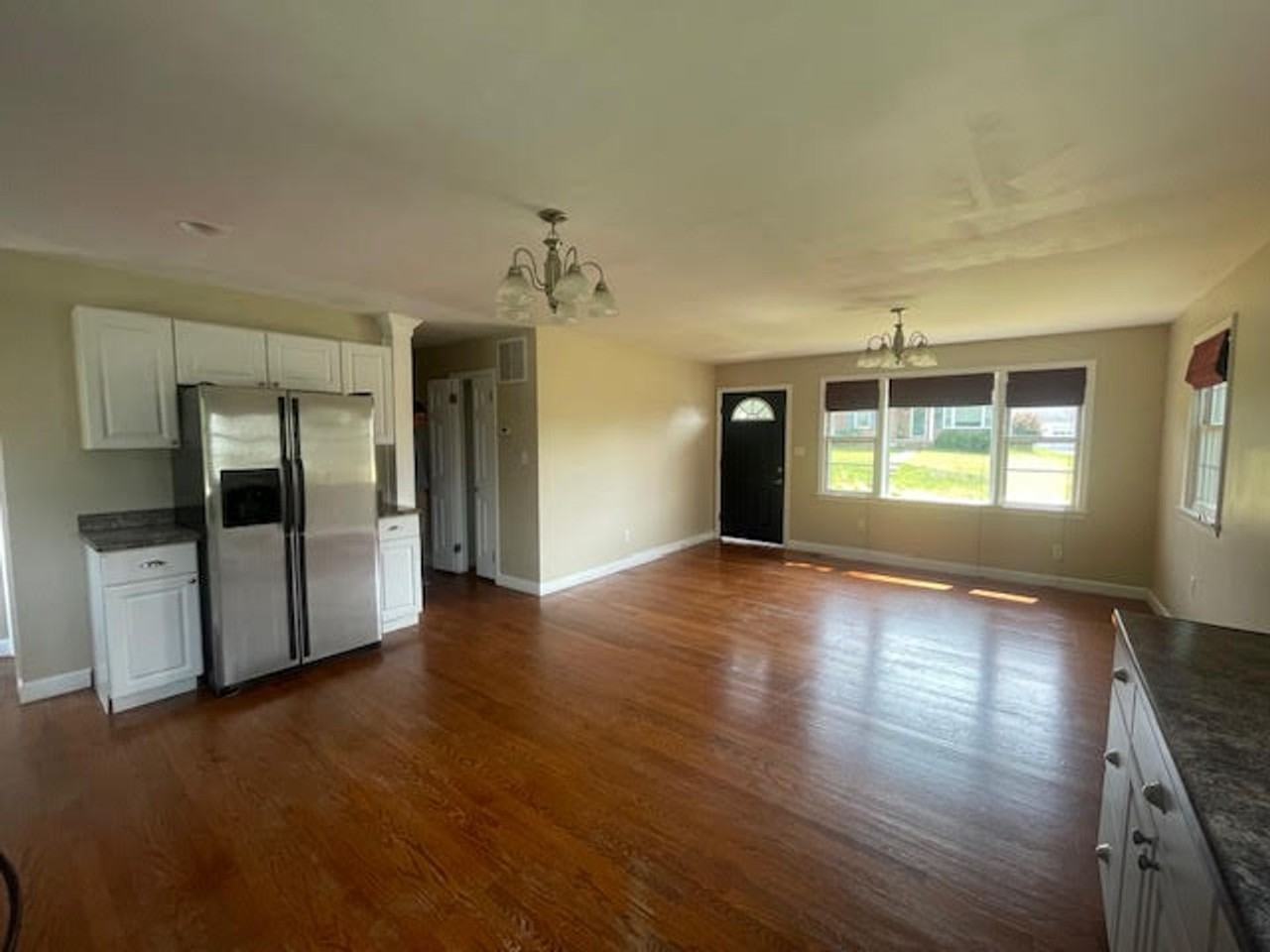 22585 Key Way - Photo 3 of 17