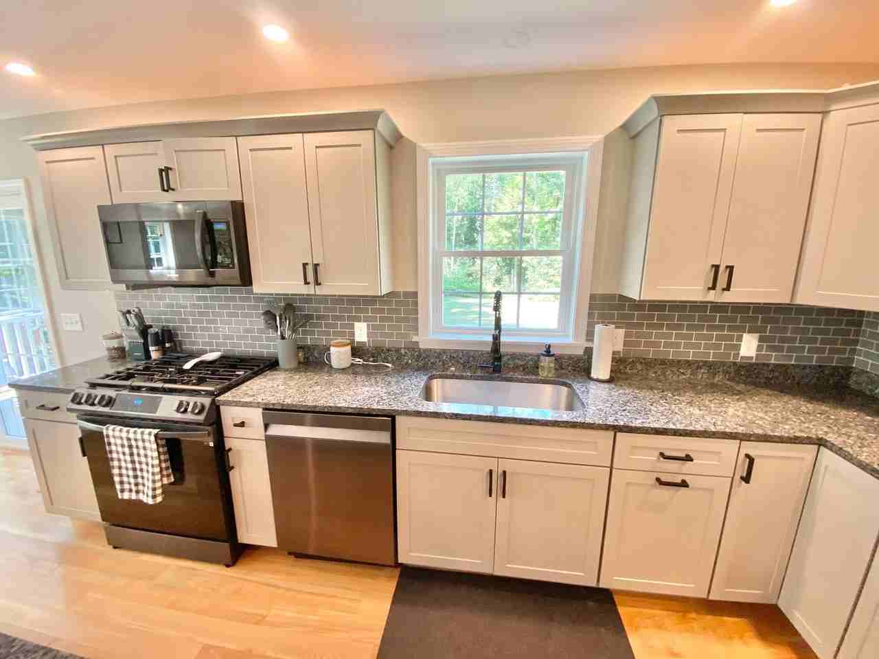 8 Maggies Rd - Photo 3 of 33