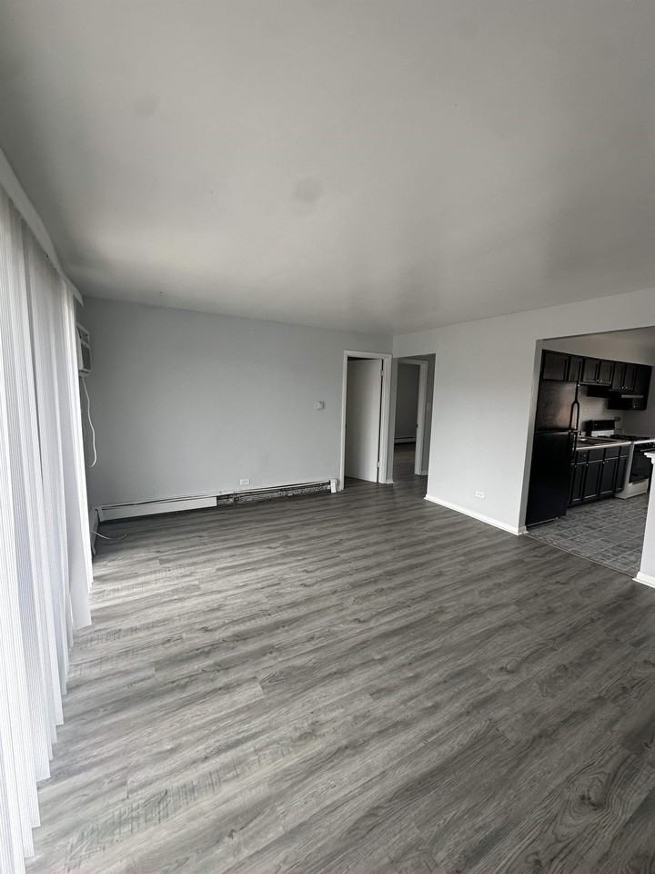 1685 Harbor Avenue - Photo 2 of 6