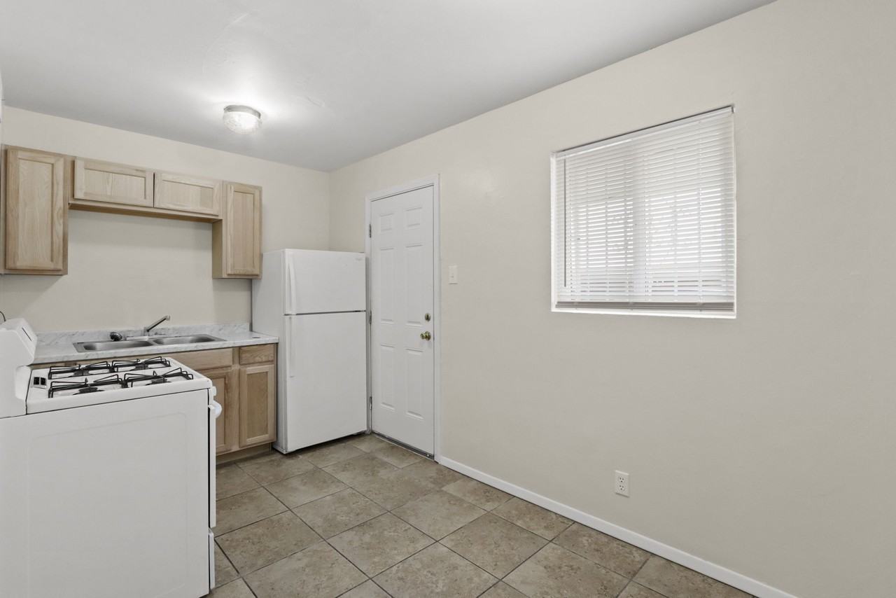 3901 Leavell Avenue - Photo 6 of 20