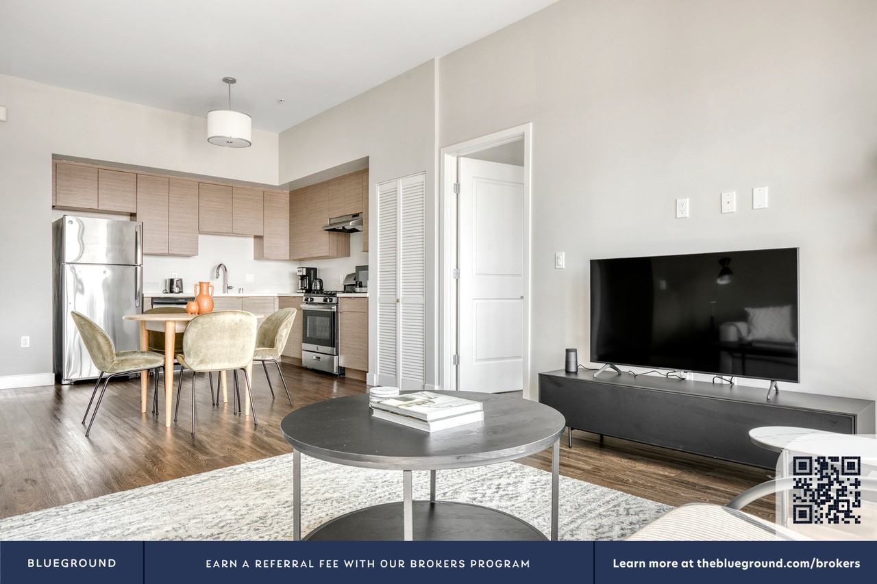 5500 Klump Avenue - Photo 4 of 42