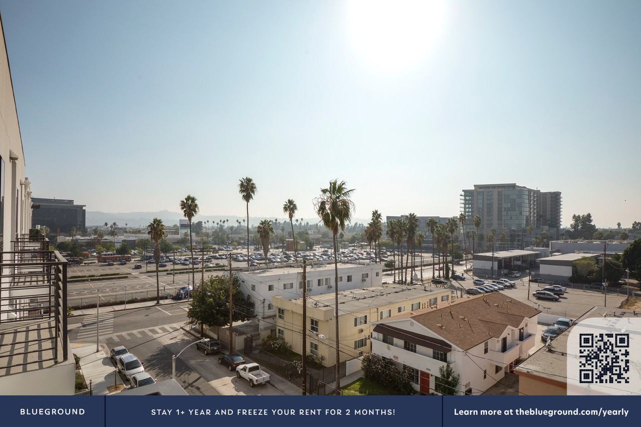 5500 Klump Avenue - Photo 7 of 42