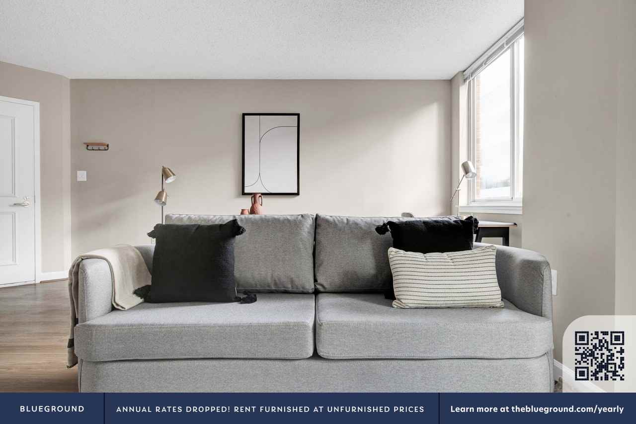 2140 L Street Northwest - Photo 3 of 35