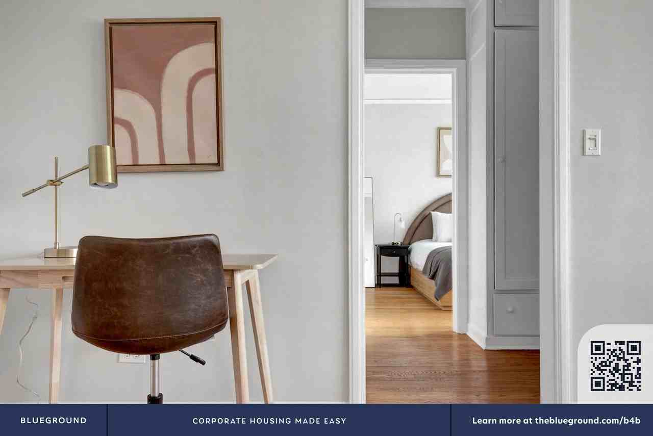 2762 Hampton Parkway - Photo 6 of 37