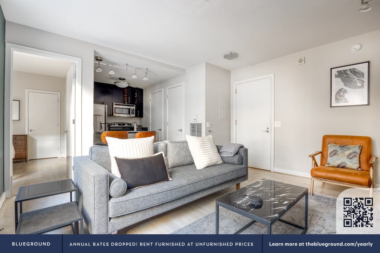 733 15th Street Northwest - Photo 3 of 24