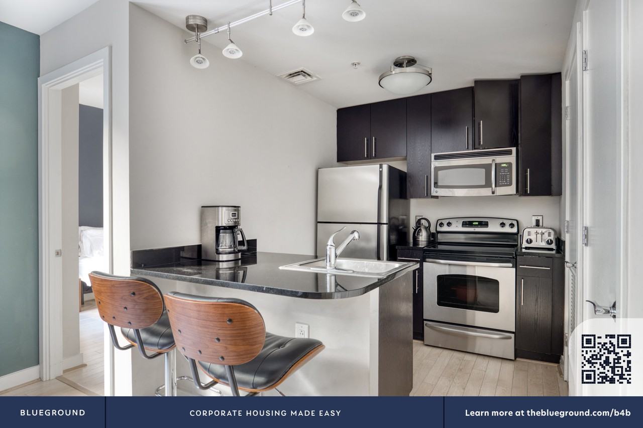 733 15th Street Northwest - Photo 5 of 24