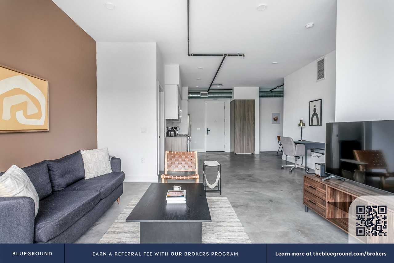 4210 Del Rey Avenue - Photo 5 of 41