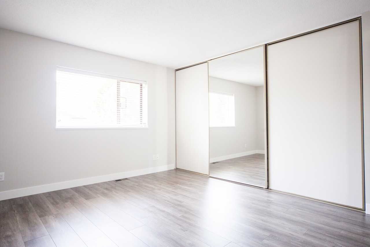 11604 75A Avenue - Photo 3 of 16