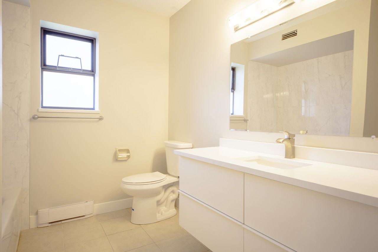 11604 75A Avenue - Photo 6 of 16