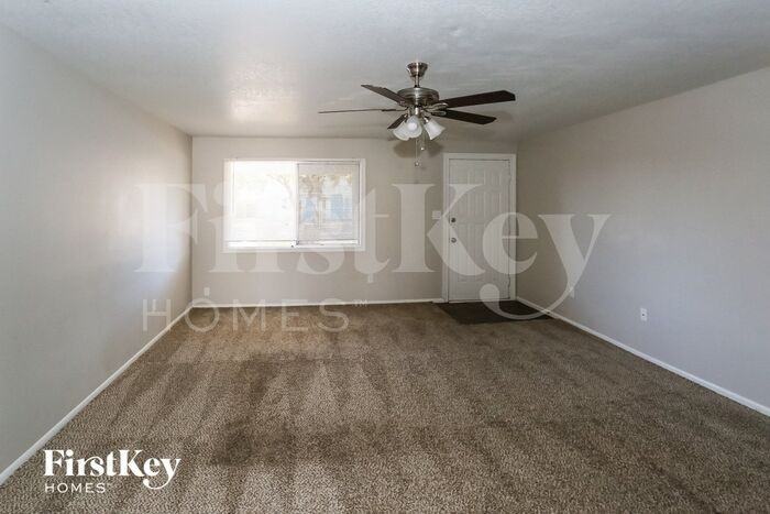 3922 E Willow Ave - Photo 3 of 15