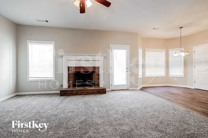 2449 Mitford Ct - Photo 2 of 15