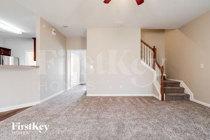 2449 Mitford Ct - Photo 3 of 15