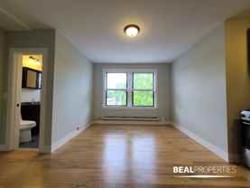 4546 N Damen Ave #411 - Photo 1 of 1