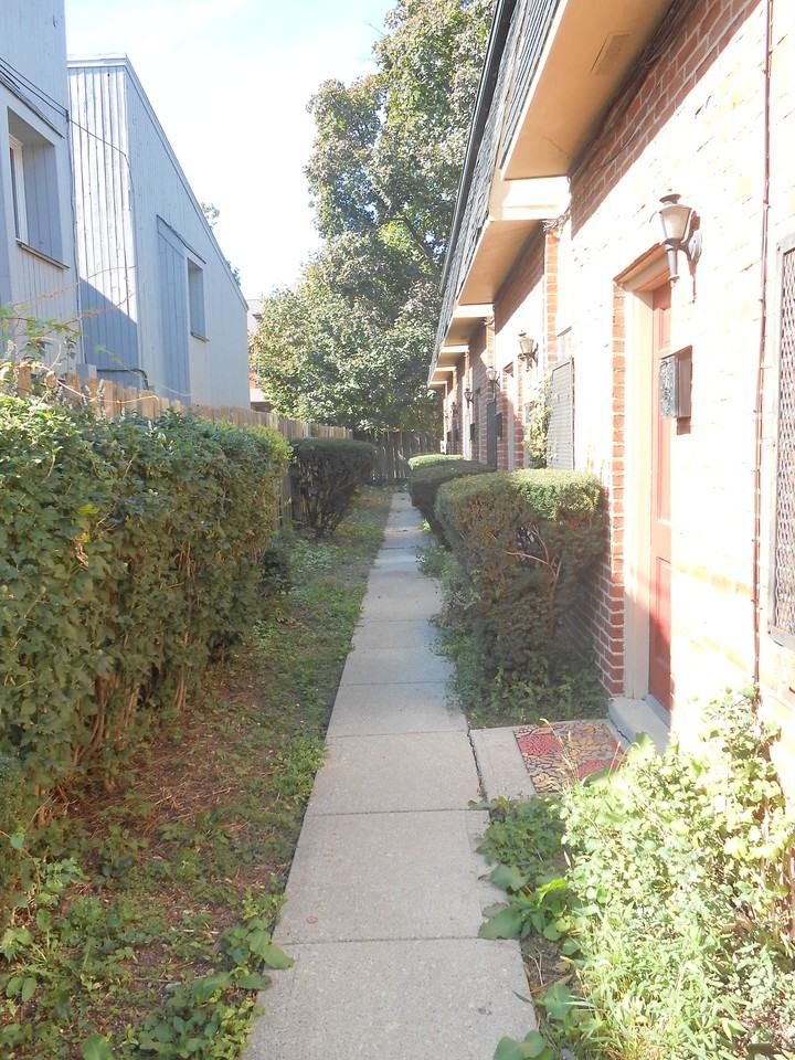 1360 Highland St #APTF - Photo 3 of 18