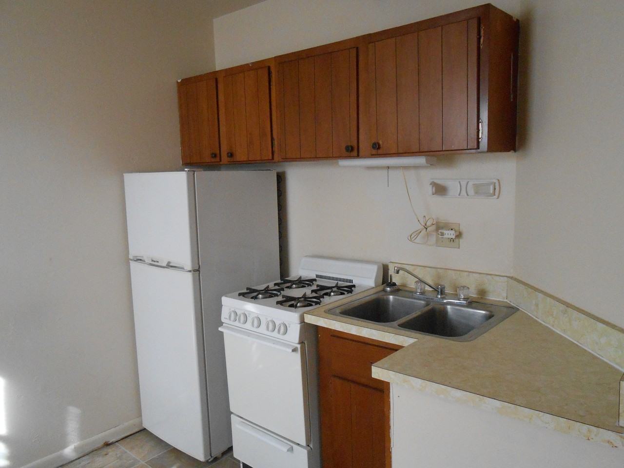 1360 Highland St #APTF - Photo 7 of 18