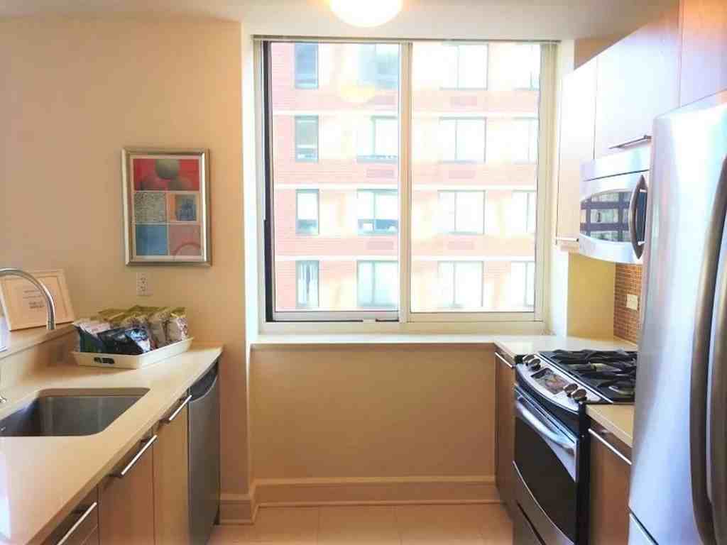 W 63rd St #1410 - Photo 4 of 12