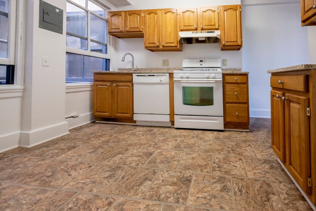 1631 Park Ave - Photo 5 of 22