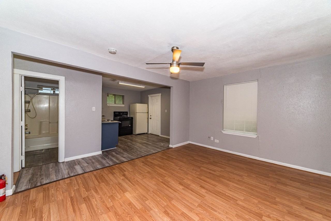 508 Bee St - Photo 4 of 26